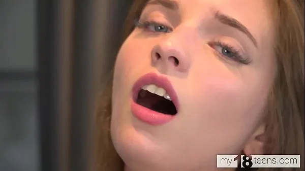 Nejlepší MY18TEENS -This chick knows how to masturbate very hot skvělá videa