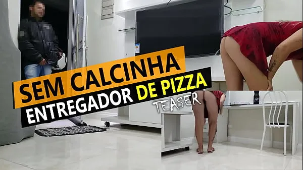 Τα καλύτερα Cristina Almeida receiving pizza delivery in mini skirt and without panties in quarantine δροσερά βίντεο