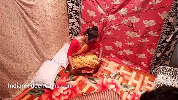 최고의 indian devar bhabhi sex in saree seducing her young devar while her husband is away for work 멋진 비디오