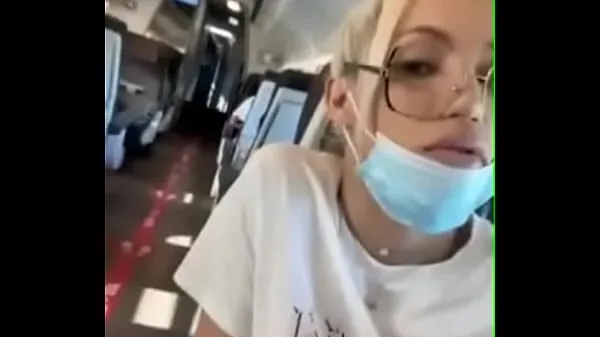 Bedste Blonde shows his cock on the plane seje videoer