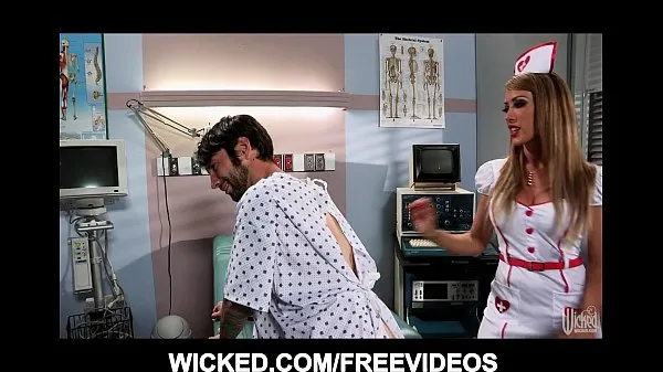 Best Big booty nurse fucks her paitient's brains out in the hospital kule videoer