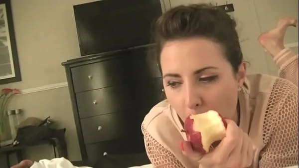 Video Helena Price Eating 1 - and some stretching sejuk terbaik