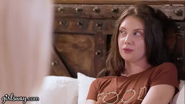 En iyi Girlsway Elena Koshka First Wet Lesbian Experience At The Cottage harika Videolar