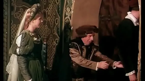 Beste Versute Renaissance Man told of charming fair-haired beauty Carol Nash that he was going to train her voice using modern French and Greek teaching techniques coole video's