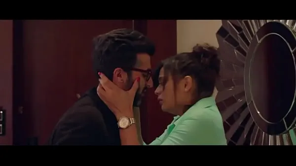 Video hay nhất Shweta Tiwari Kiss thú vị