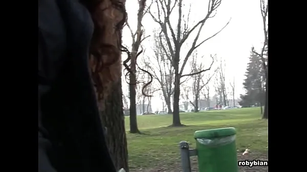 Nejlepší The park voyeur with Giuliana Grandi skvělá videa