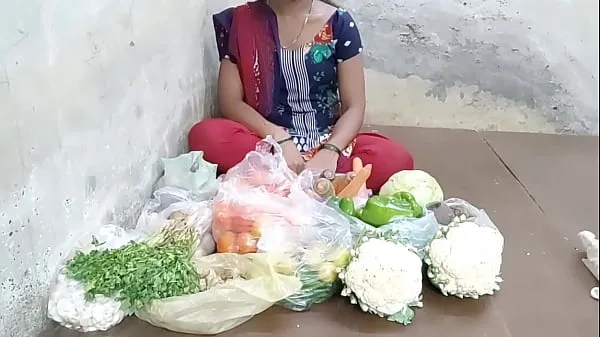 Bästa Desi girl scolded a vegetable buyer selling vegetables coola videor