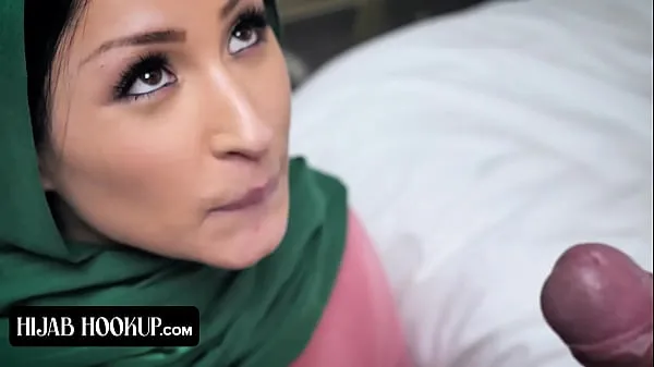 최고의 Shy But Curious - Hijab Hookup New Series By TeamSkeet Trailer 멋진 비디오