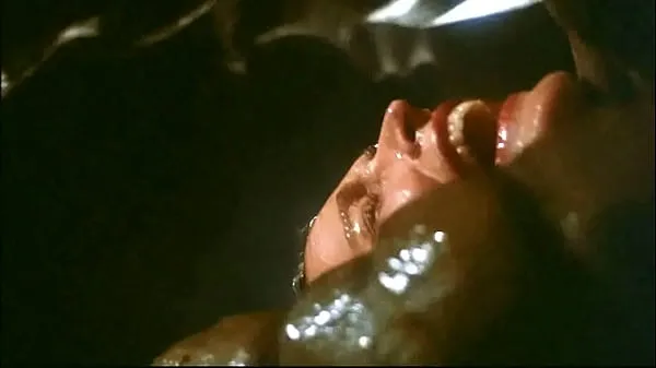 Video hay nhất Galaxy Of Terror Worm Sex Scene 16A: It lifted her hips up high for its deeper penetration thú vị