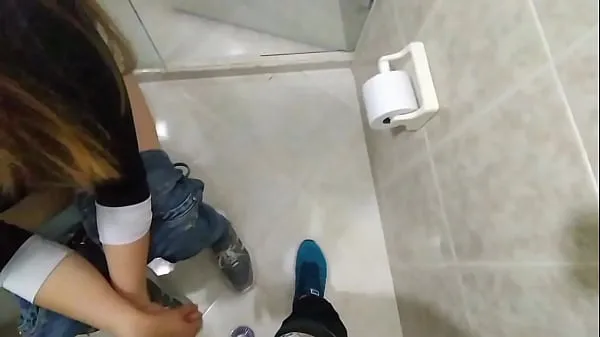 En iyi I found my stepcousin in the bathroom and she sucks me harika Videolar