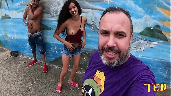 بہترین The young girl loves being naked on the beach عمدہ ویڈیوز