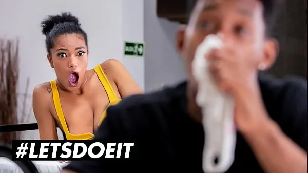 Video hay nhất HORNYHOSTEL - (Tina Fire, Jesus Reyes) - Huge Tits Ebony Teen Caches Panty Sniffer And Lets Him Fuck Her Ass thú vị