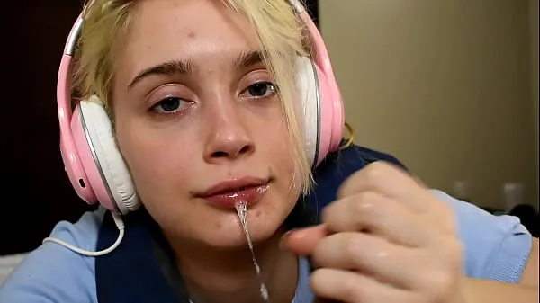 Nejlepší I'm sorry I asked you to use a condom, sir. That was very selfish of me. My feelings and safety aren't important." Submissive teen with braces Anastasia Knight talks to dirty old man Joe Jon while sucking his cock skvělá videa