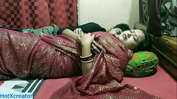 Bedste Indian hot married bhabhi honeymoon sex at hotel! Undress her saree and fuck seje videoer