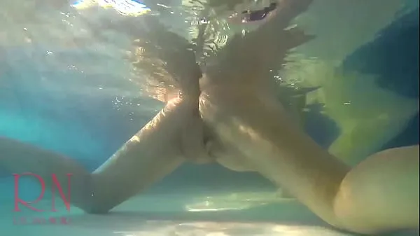Best Underwater pussy show. Mermaid fingering masturbation 1 kule videoer