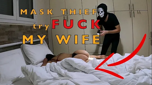 Najboljši Mask Robber Try to Fuck my Wife In Bedroom kul videoposnetki