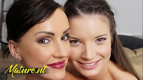 सर्वश्रेष्ठ Elen Million Gets Seduced By Her Beautiful Lesbian Step Dauhgter Anita Bellini शांत वीडियो