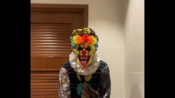 최고의 Lila Lovely takes a bathroom break with Gibby The Clown 멋진 비디오