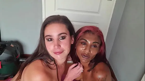 Najboljši Mixed race LESBIANS covering up each others faces with SALIVA as well as sharing sloppy tongue kisses kul videoposnetki