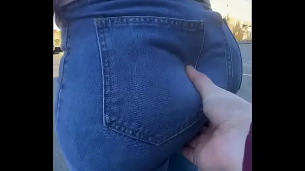 Los mejores mamá gran culo suave siendo manoseada en jeans videos geniales