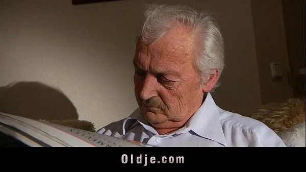 A legjobb Horny grandpa ridden by petite teen menő videók