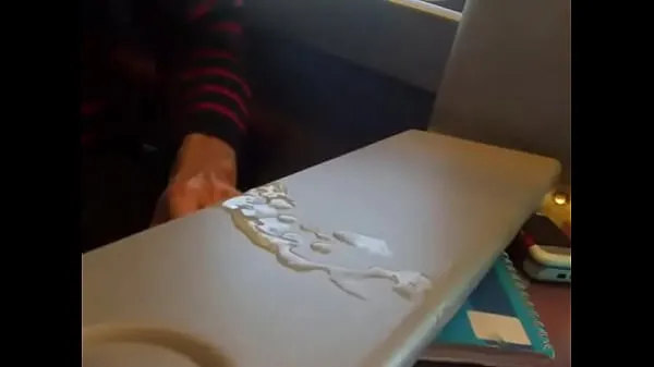 Najboljši amateur cumming a lot on the train kul videoposnetki