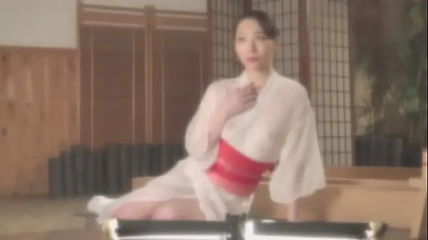 Melhores vídeos Uma bela mulher com uma aura perigosa e sedutora, "Renmi Yoshioka", aparece em "Women's Heat Continent", que se aproxima do rosto real de uma atriz popular! 1 legais