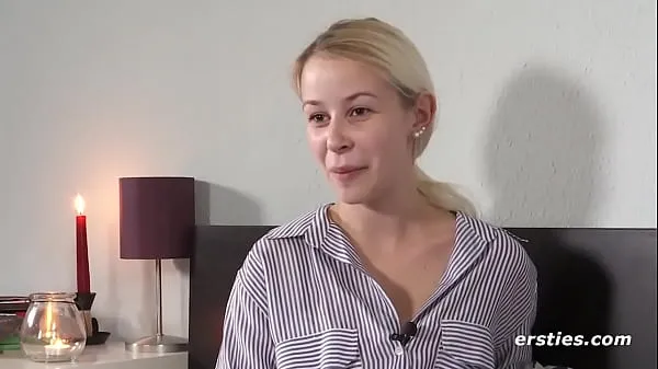 Najlepšie Ersties: Petite blonde from Bremen satisfies herself in front of the camera skvelých videí
