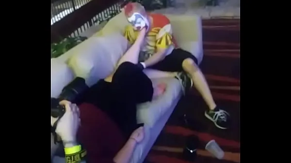 Video Foot Worshiping At The Hotel's Lobby sejuk terbaik