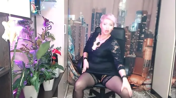 A legjobb Today, the mature AimeeParadise has a tough client in a private show... All her holes are waiting for cruel tests menő videók