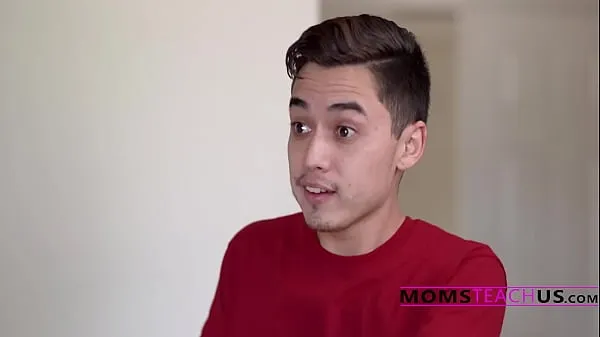 Najboljši Big Tits step Mom Gets A Mothers Day Massage From Stepson kul videoposnetki