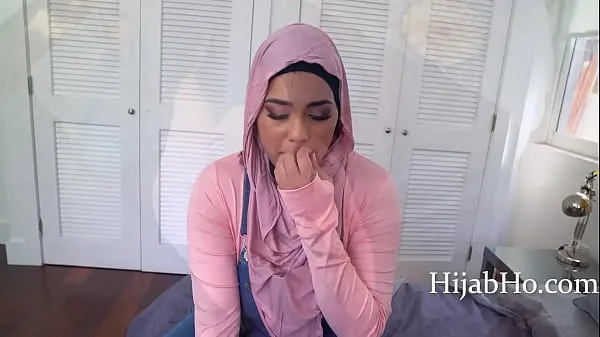 最佳Fooling Around With A Virgin Arabic Girl In Hijab酷视频