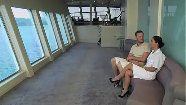 أفضل Honey Is on Board the Cruise Ship and She Is Bored and Horny مقاطع فيديو رائعة