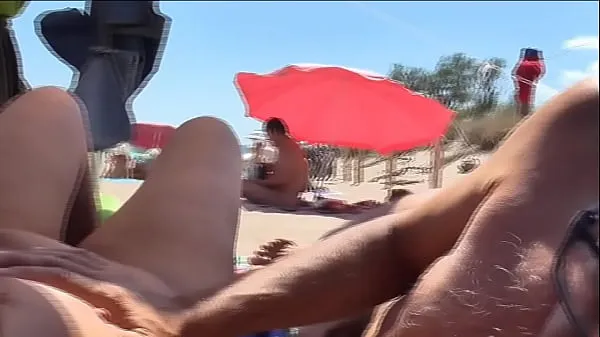 최고의 LLEEMEE (7) -Fun in the nudist beach in front of a man who din't notice at all 멋진 비디오