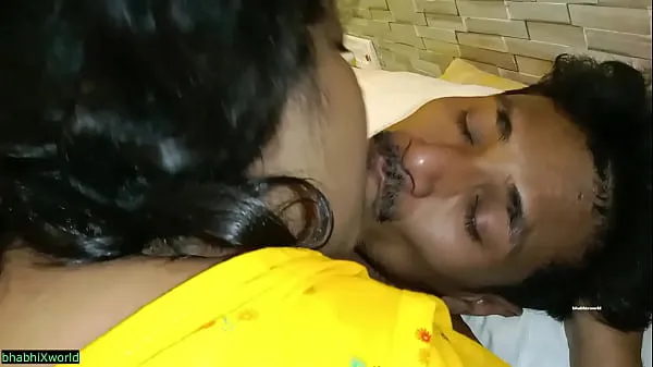 Nejlepší Hot beautiful Bhabhi long kissing and wet pussy fucking! Real sex skvělá videa
