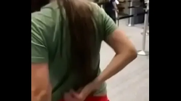 Najboljši Anal Plug remove and lick at the gym kul videoposnetki