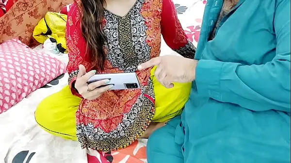 أفضل PAKISTANI REAL HUSBAND WIFE WATCHING DESI PORN ON MOBILE THAN HAVE ANAL SEX WITH CLEAR HOT HINDI AUDIO مقاطع فيديو رائعة