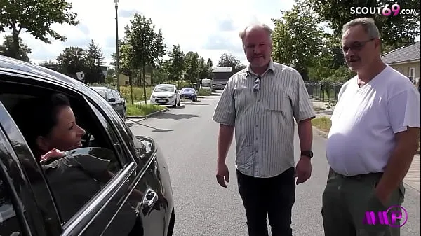 A legjobb Real Amateur Car Gangbang for German Mature Dacada in NRW menő videók