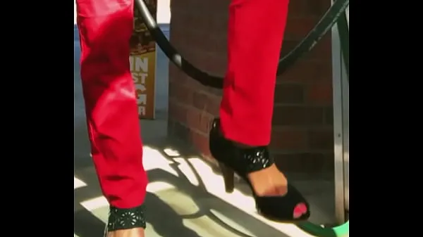 Τα καλύτερα Staci Onit Red Pants δροσερά βίντεο