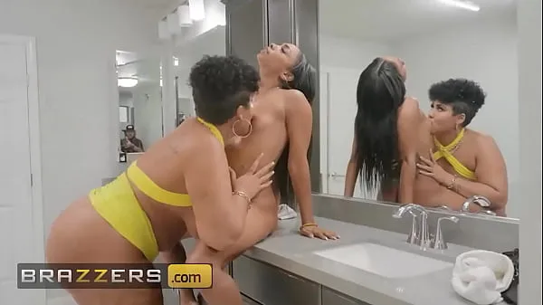 Parhaat Dominant (Simone Richards) Is Jealous Of Her (Cali Caliente) Date So She Takes Out Her Strap-On Fucks Her - Brazzers hienot videot