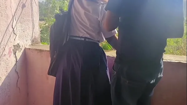 Najboljši Tuition teacher fucks a girl who comes from outside the village. Hindi Audio kul videoposnetki
