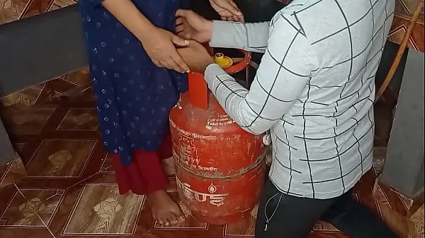 Best 2023 new year, solved the problem of thirsty sister-in-law's pussy along with gas cylinder, fucked in the kitchen cool Videos