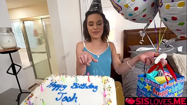 Los mejores Joshua Lewis celebra su cumpleaños con el delicioso coño de Aria Valencia videos geniales