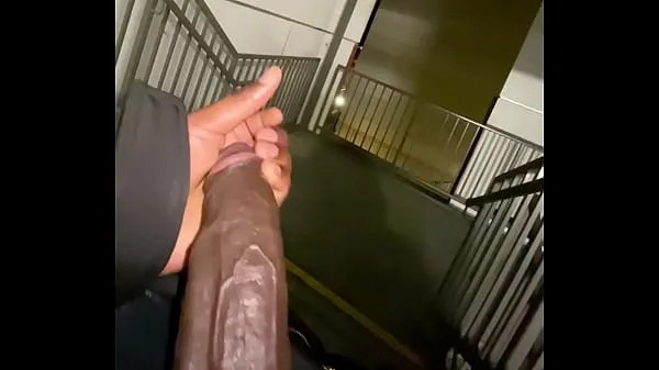 Bästa Cumming in a stair case (hope no one walks in coola videor
