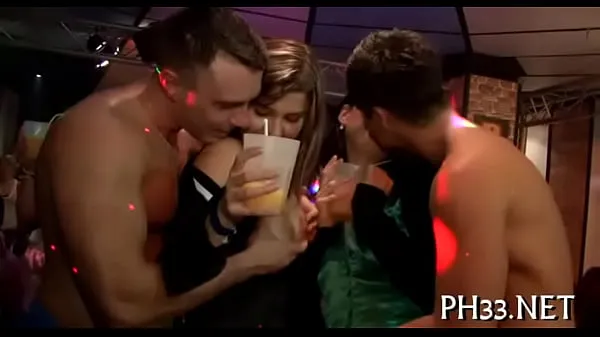 Video hay nhất Plenty of group-sex on dance floor thú vị