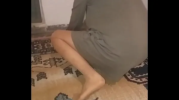 Bästa Mature Turkish woman wipes carpet with sexy tulle socks coola videor