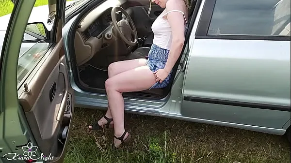 Bedste Beauty Fingering, Masturbates Pussy Vibrator and Orgasms in the Car seje videoer