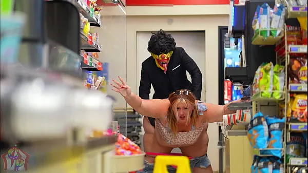 Best Horny BBW Gets Fucked At The Local 7- Eleven kule videoer