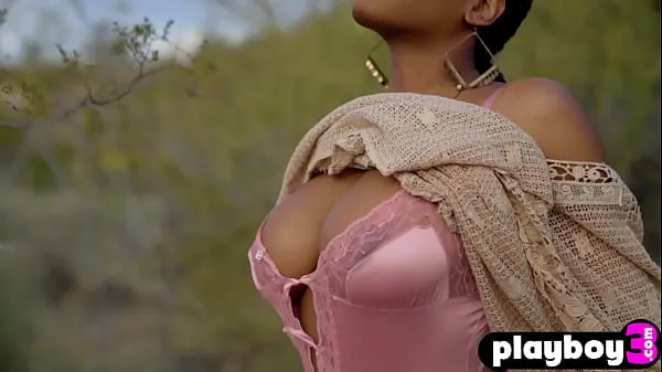 En iyi Big tits ebony teen model Nyla posing outdoor and babe exposed her stunning body harika Videolar