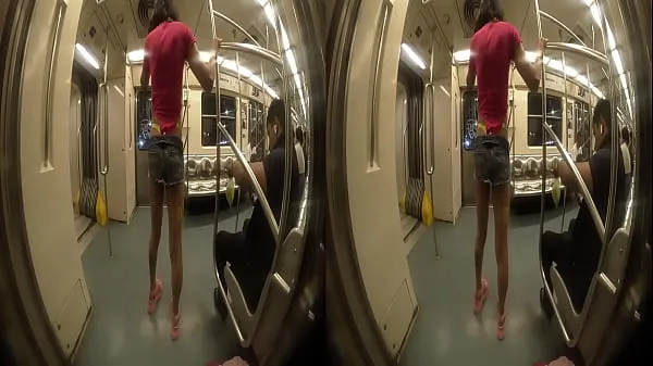 Video Skinny showing off in the subway, VIRTUAL REALITY, wear glasses so you can feel this skinny's big ass sejuk terbaik
